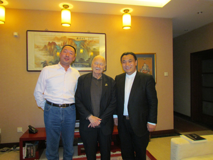 IGEA名誉主席莫里斯斯特朗接见IGEA秘书长邓继海