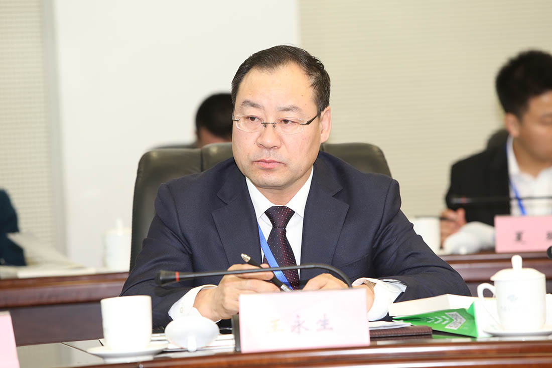 王永生 内蒙古兴安盟秸秆综合利用产业化工作领导小组办公室主任、内蒙古兴安盟科技局局长